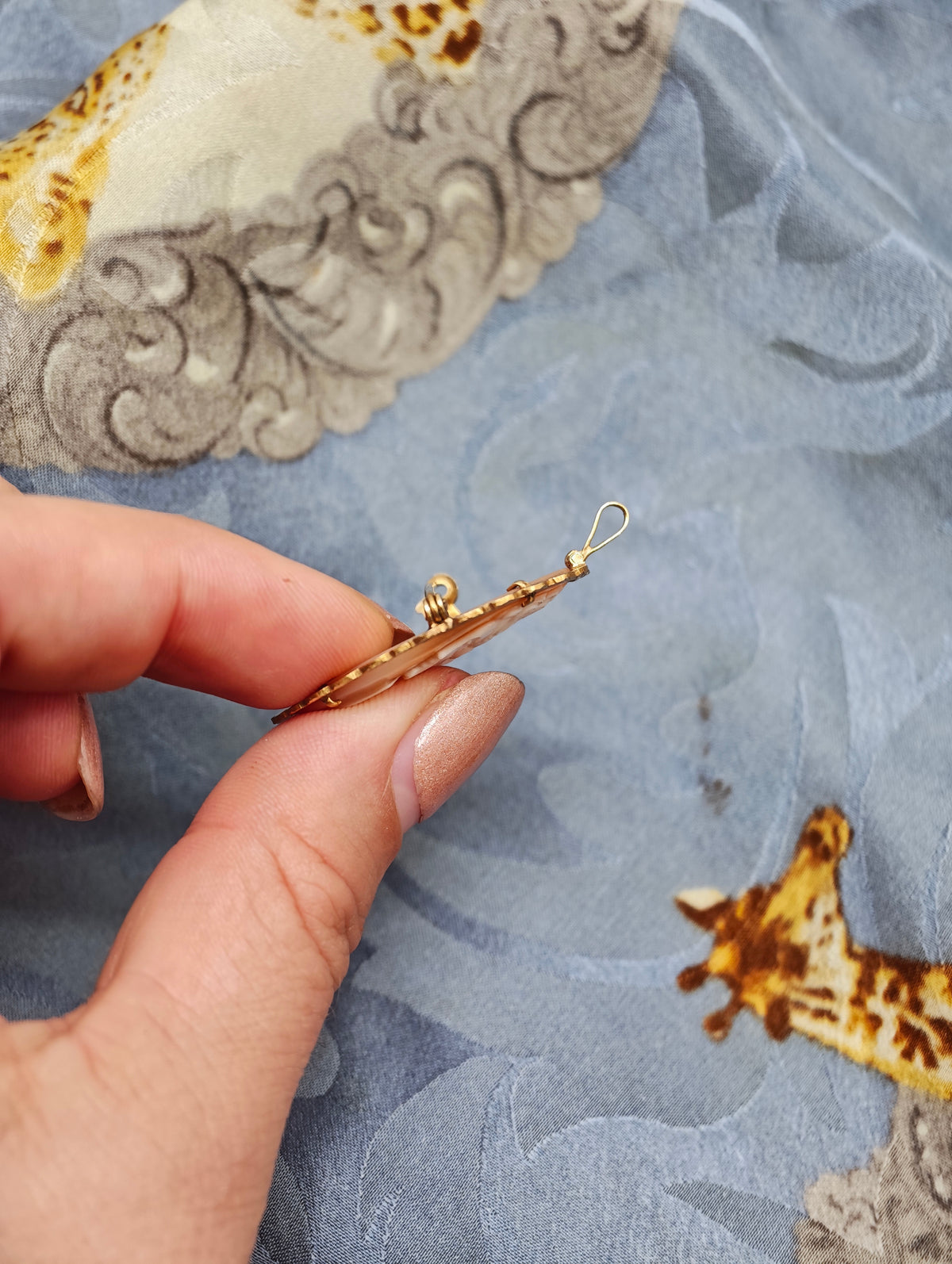 Spilla ciondolo cameo oro giallo 18 KT vintage Italia