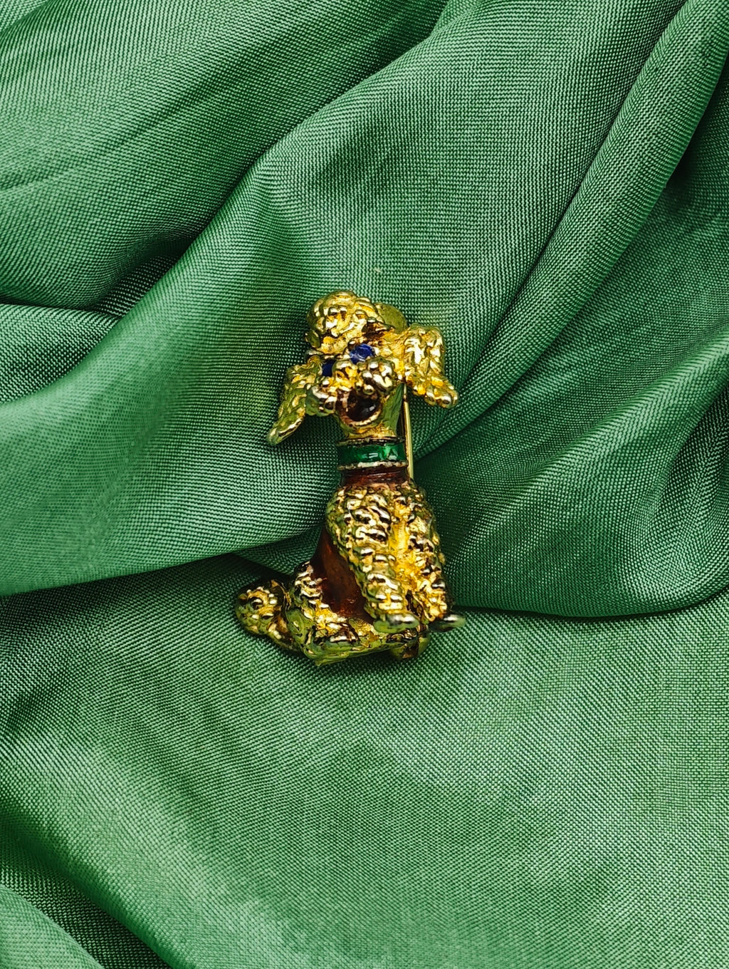 Spilla barboncino argento 800 con smalti placcato oro