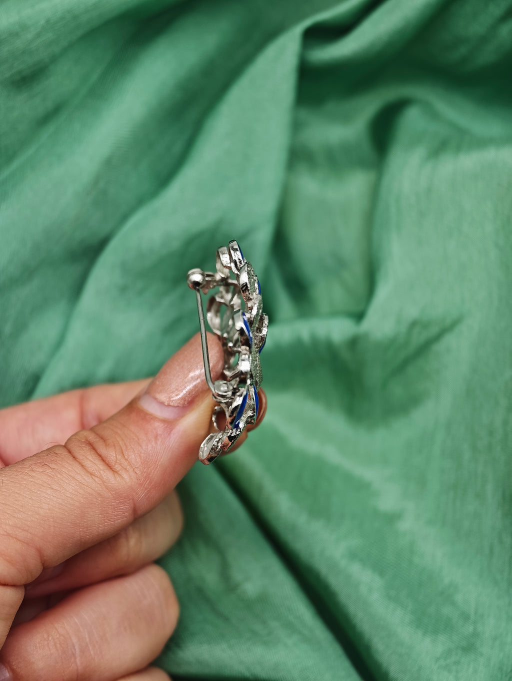 Spilla floreale smalti blu argento vintage Italia