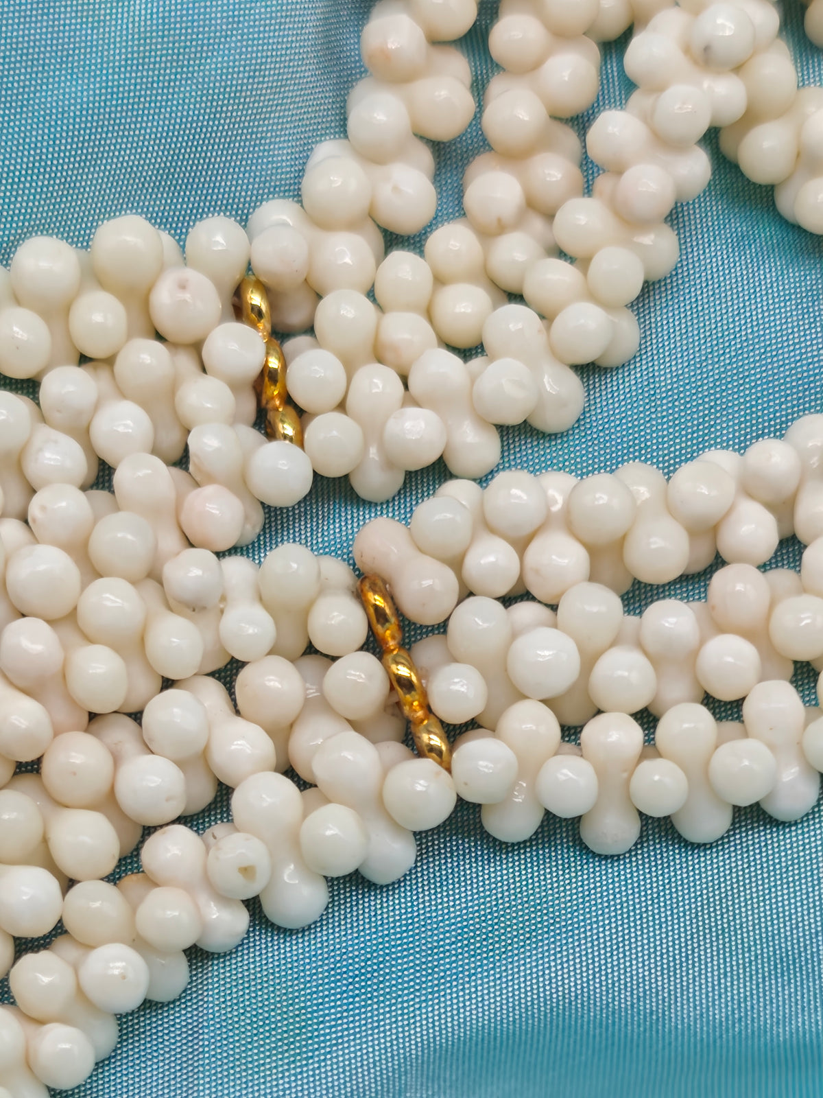 Collana corallo bianco tre fili cameo oro giallo 18 kt vintage gioiello italiano torre del greco