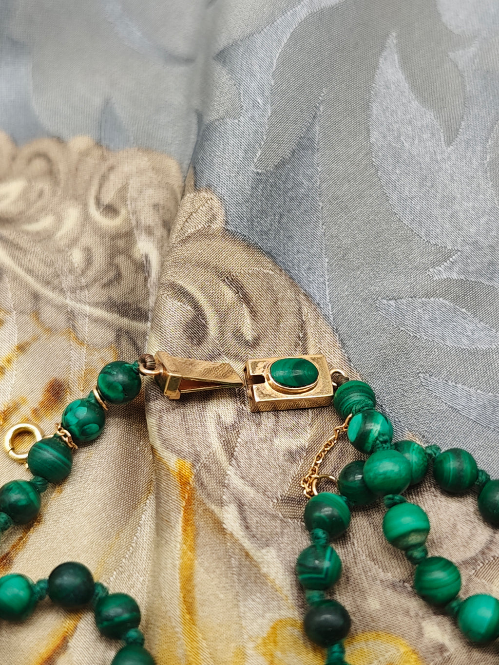 Collana a scalare malachite oro giallo 18 kt vintage donna elegante retro