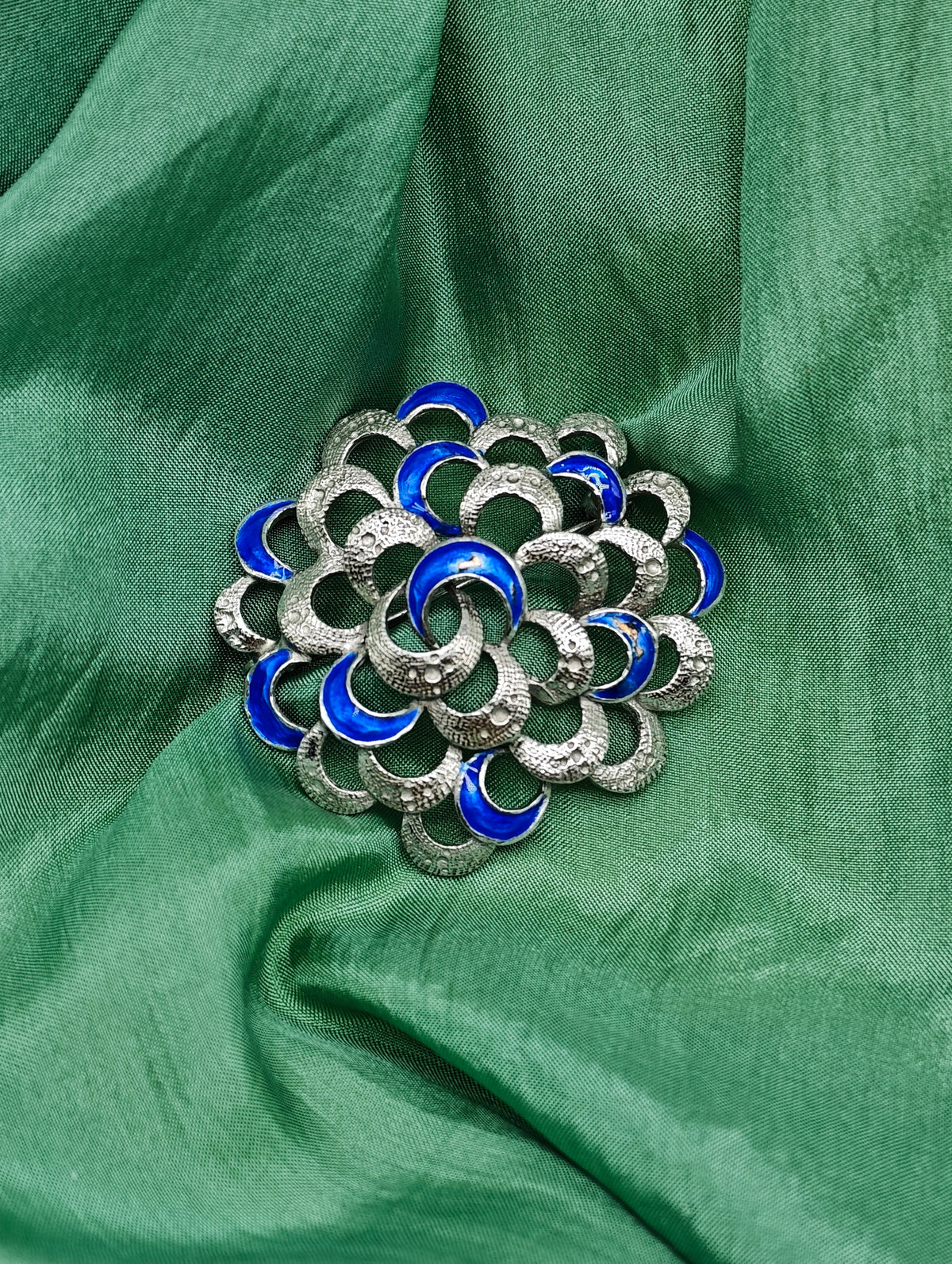 Spilla floreale smalti blu argento vintage Italia