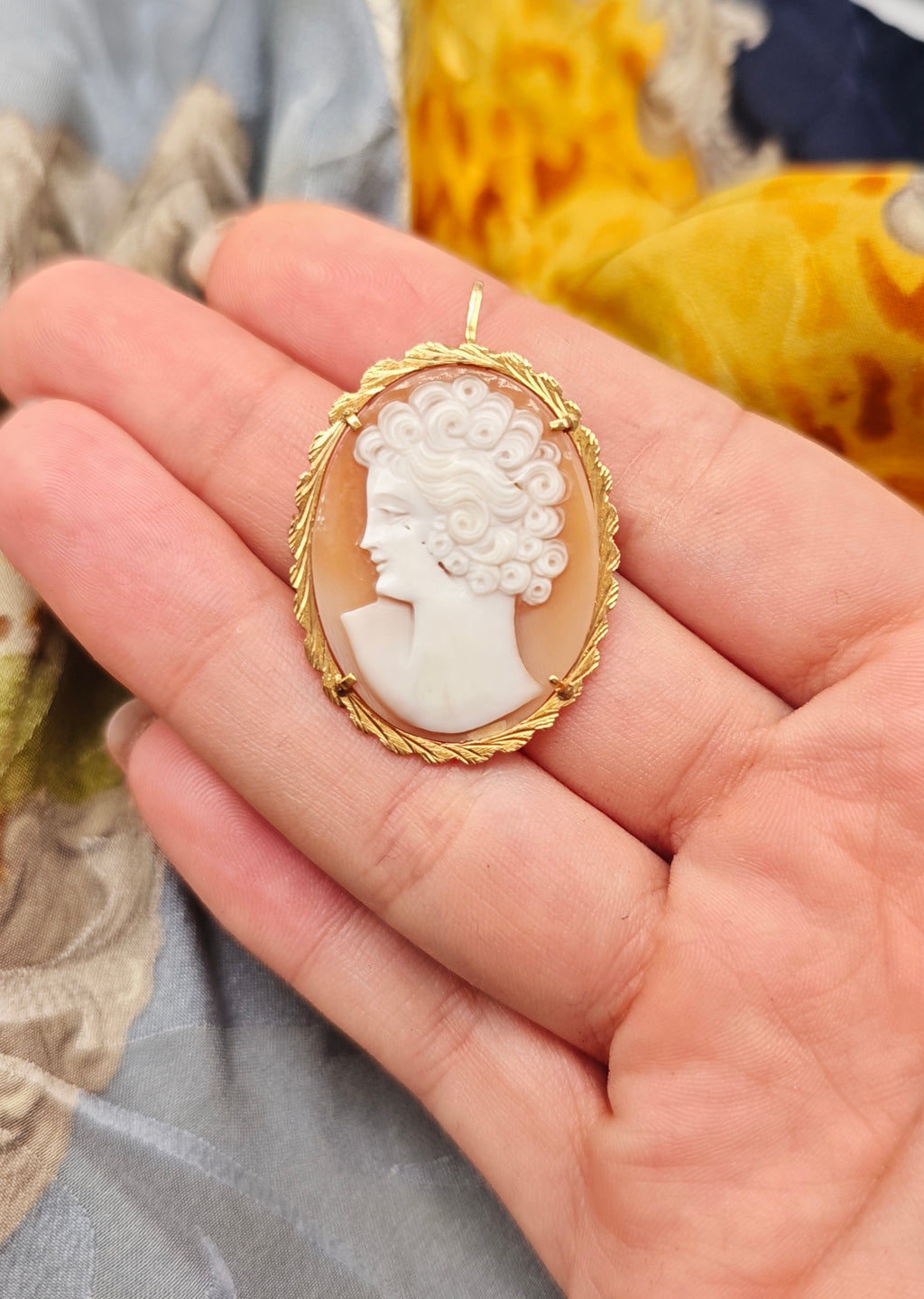 Spilla ciondolo cameo oro giallo 18 KT vintage Italia