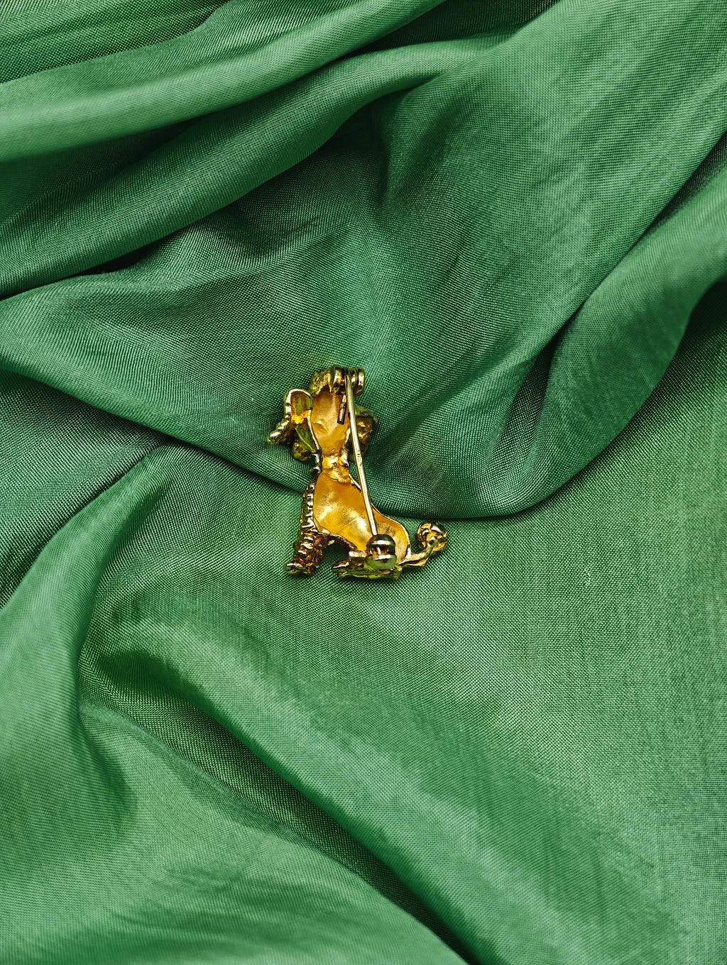 Spilla barboncino argento 800 con smalti placcato oro
