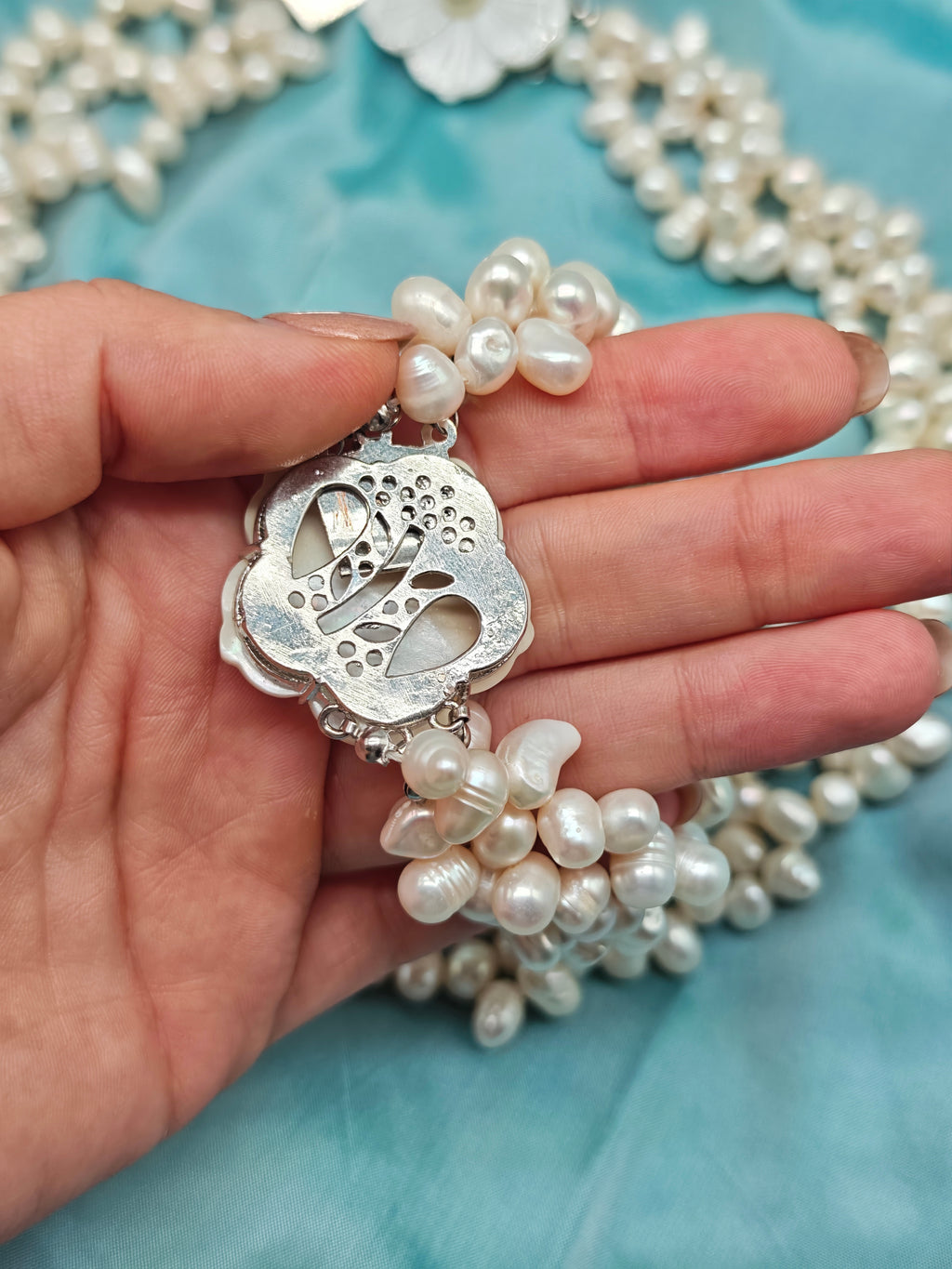 Parure vintage perle coltivate acqua dolce collana e bracciale fiore madreperla acciaio