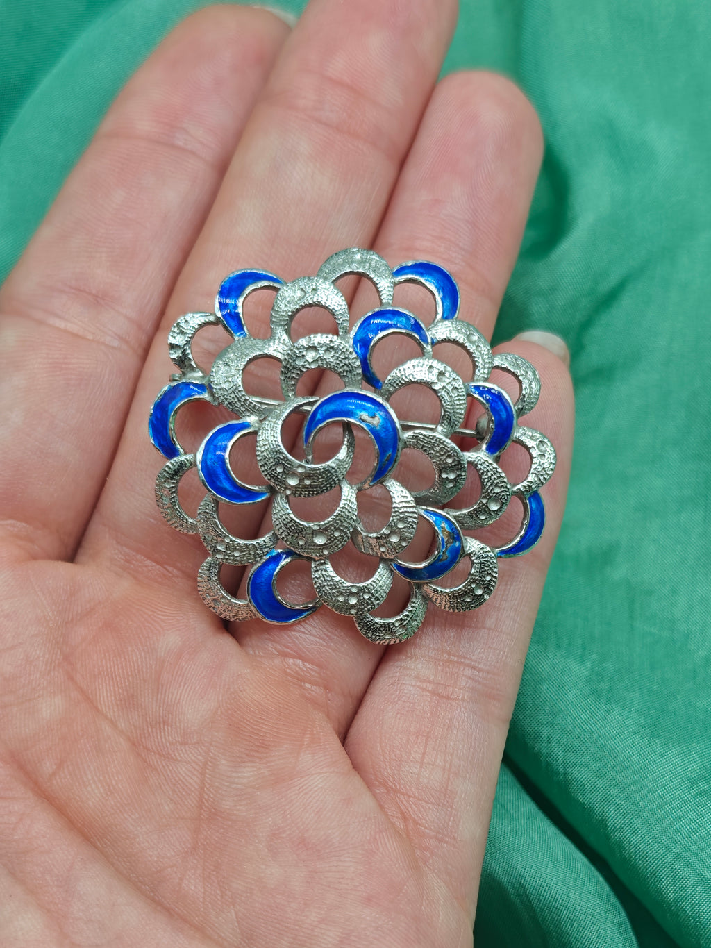 Spilla floreale smalti blu argento vintage Italia