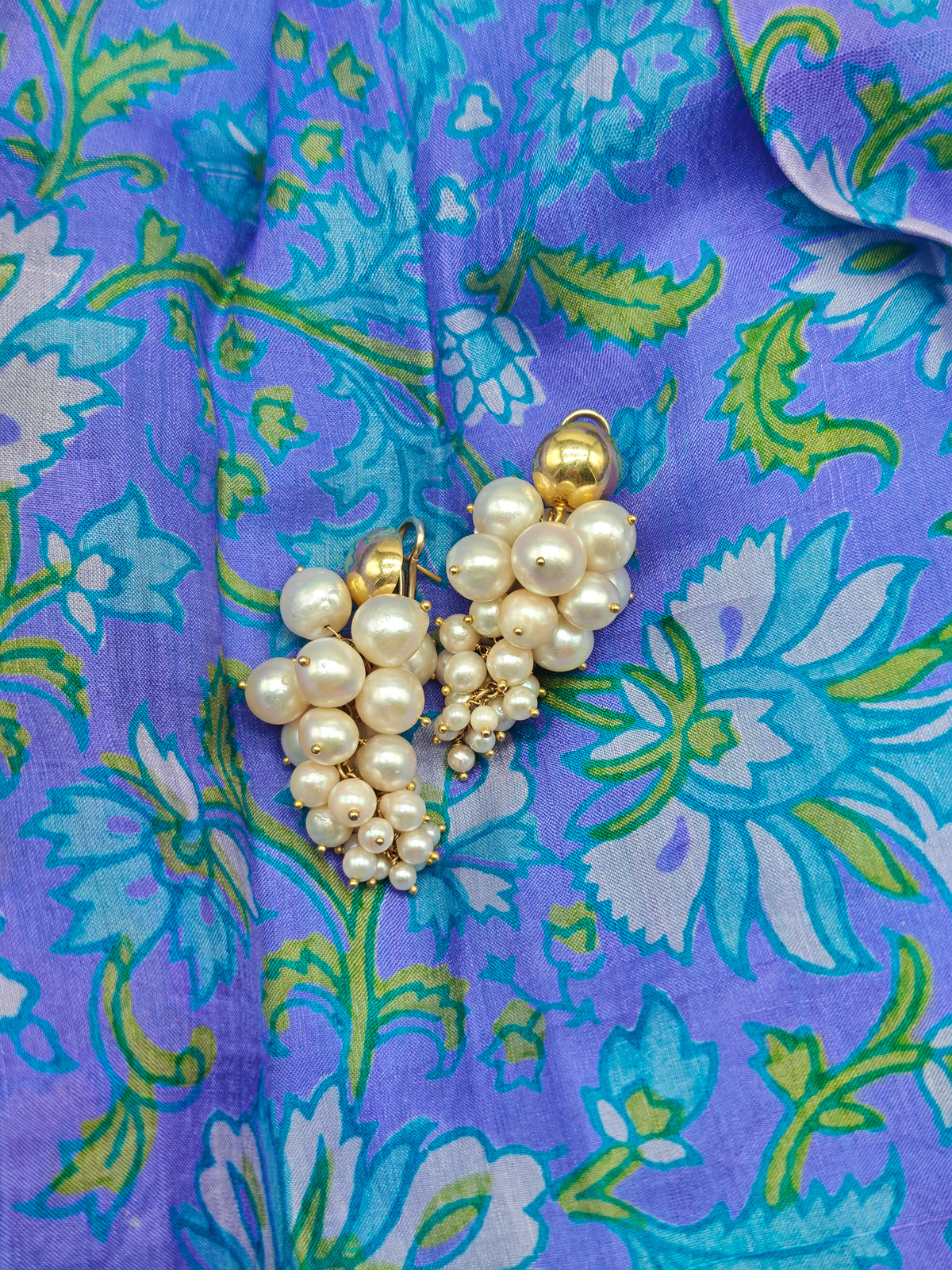 Orecchini perle Akoya oro giallo 18 KT grappolo d'uva vintage pendenti
